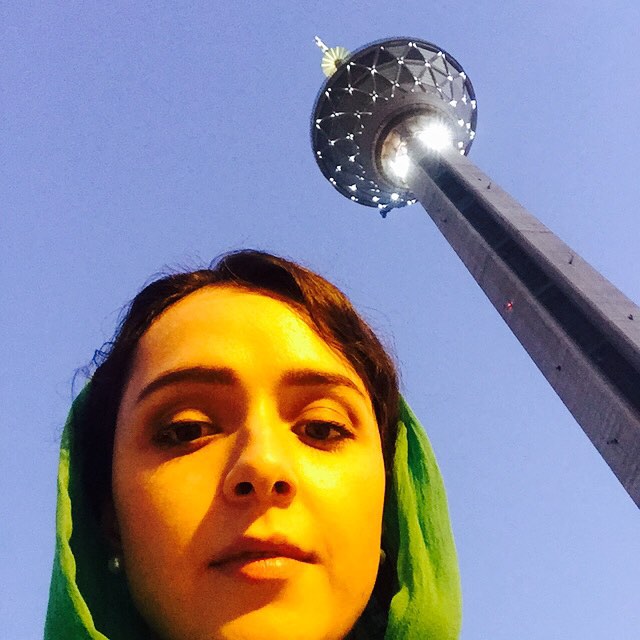 سلفی ترانه علیدوستی با برج میلاد سلفی ترانه علیدوستی با برج میلاد