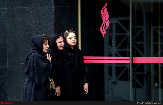 چرا مهران مدیری در مراسم عارف لرستانی نیامد
