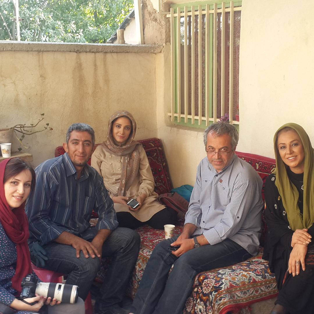 عکس بازیگران پشت صحنه سریال تنهایی لیلا عکس بازیگران پشت صحنه سریال تنهایی لیلا