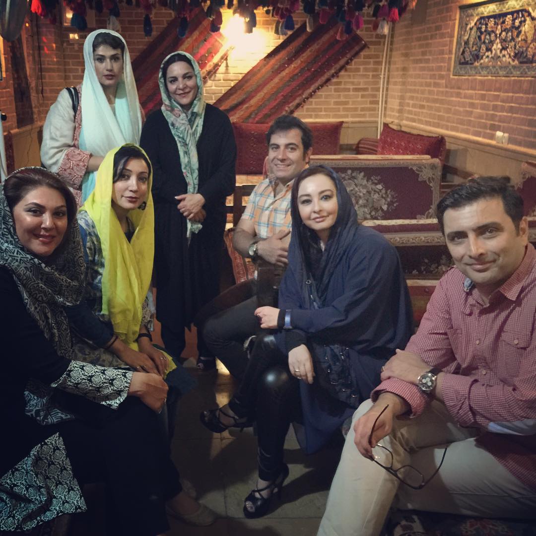 دور همی ستاره ها در رستوران سنتی دور همی ستاره ها در رستوران سنتی