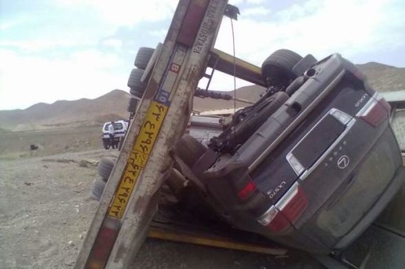 واژگونی تریلی حامل خودروهای لوکس واژگونی تریلی حامل خودروهای لوکس