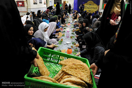 سفره افطار دانشجویی خوابگاه دختران