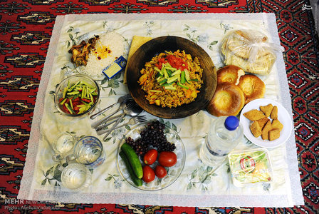 سفره افطار دانشجویی خوابگاه دختران