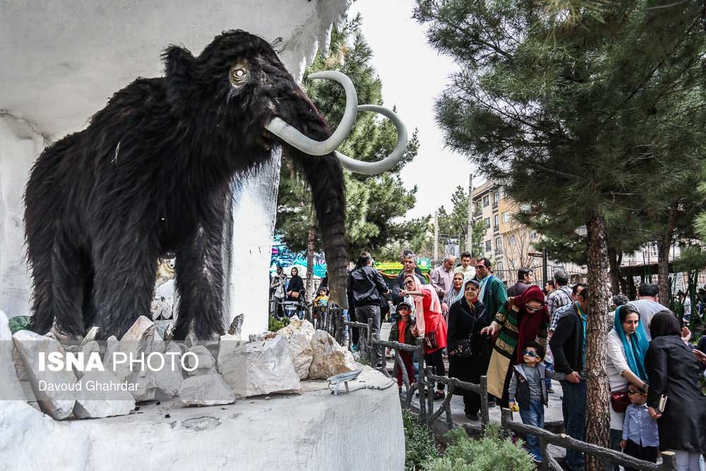بازدیدکنندگان نوروزی پارک ژوراسیک بازدیدکنندگان نوروزی پارک ژوراسیک